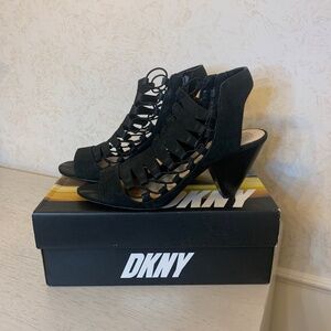 Women’s Vince Camuto Black Strappy Sandal Heels, Size 10